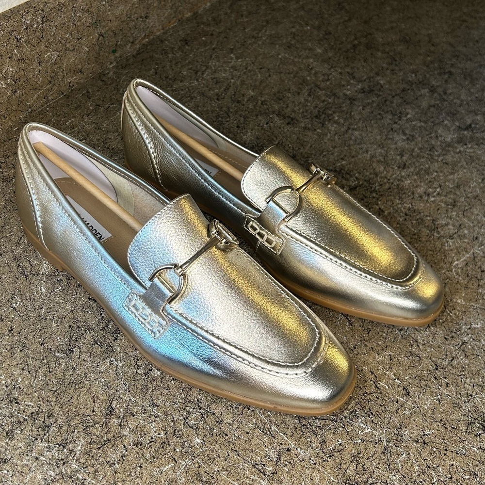 Steve Madden Carrine Gold Leather Slip On Almond Toe Flat
Dress Loafers gold 9